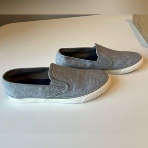 Sperry seaside slip-on sneaker with memory foam - grey/white - new and unworn
